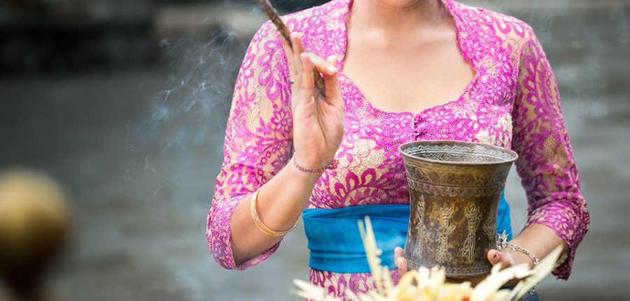 traditional-balinese-blessing_0.jpg